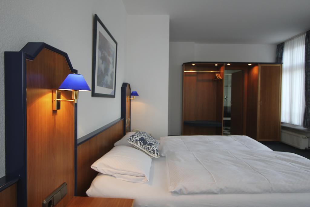 Parkhotel Tillmanns 엘트빌레 객실 사진