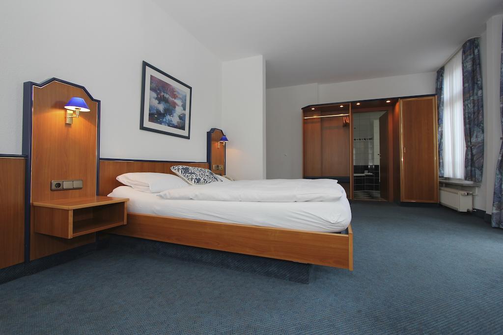 Parkhotel Tillmanns 엘트빌레 객실 사진